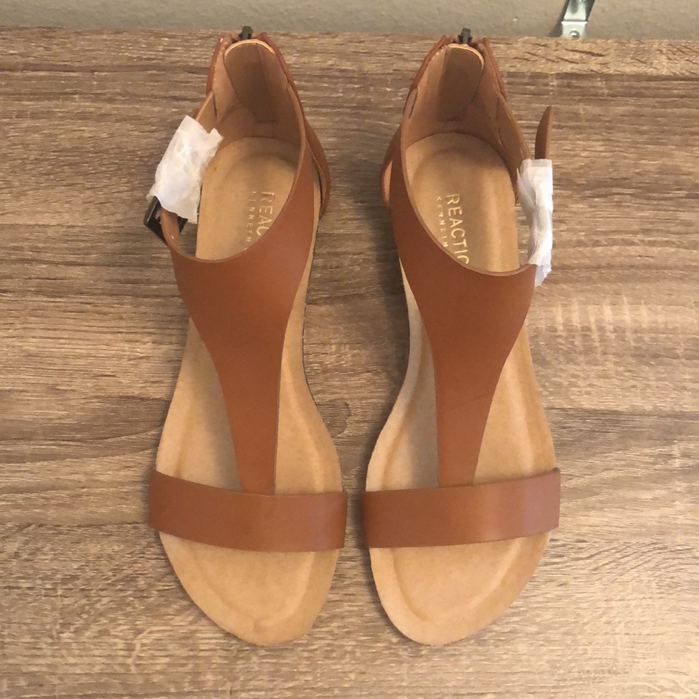NWT Kenneth Cole Sandal
